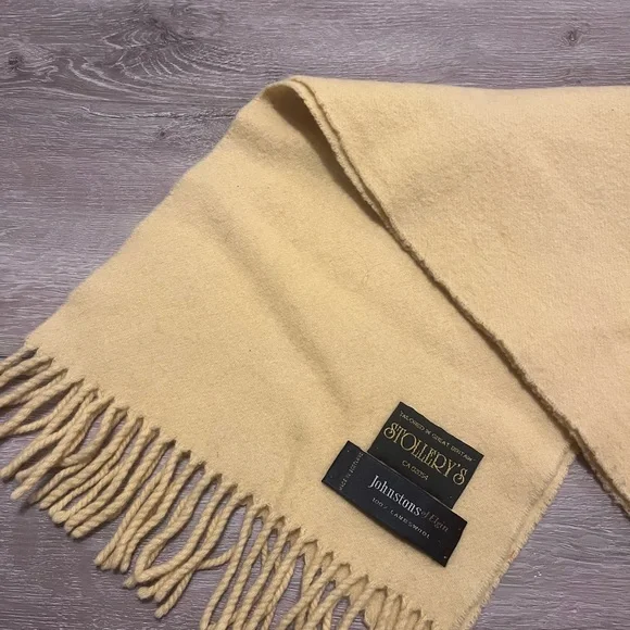 Yellow Scarf - Picture 3 of 4